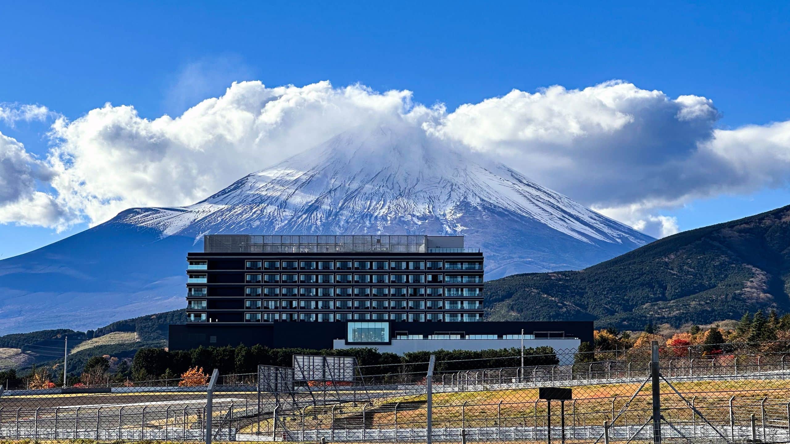 " Hyatt "  Golden Route